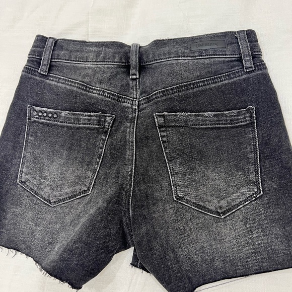 Blank NYC Acid Washed Shorts - Picture 3 of 3